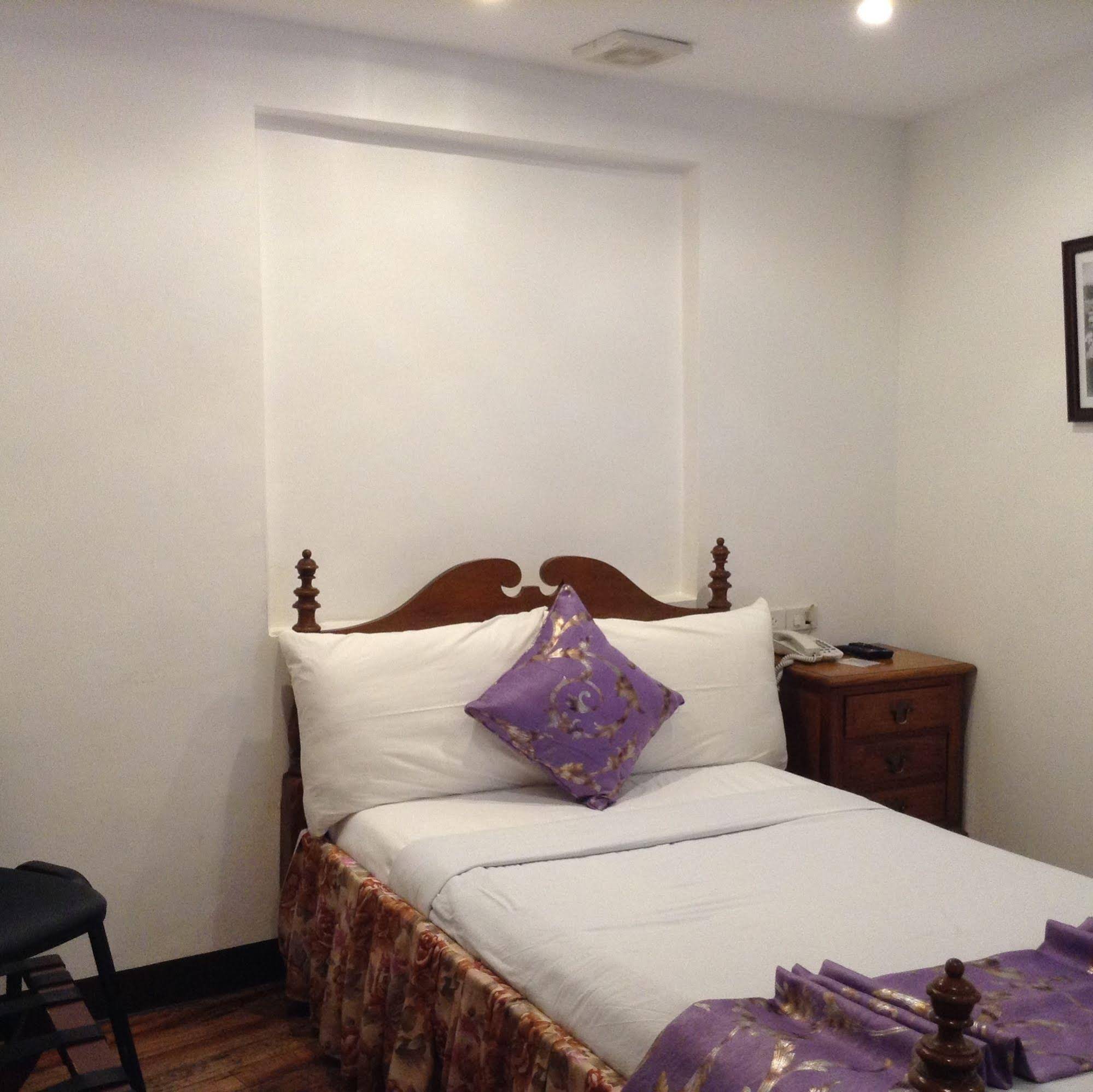 Safari Lodge Baguio by Log Cabin Hotel