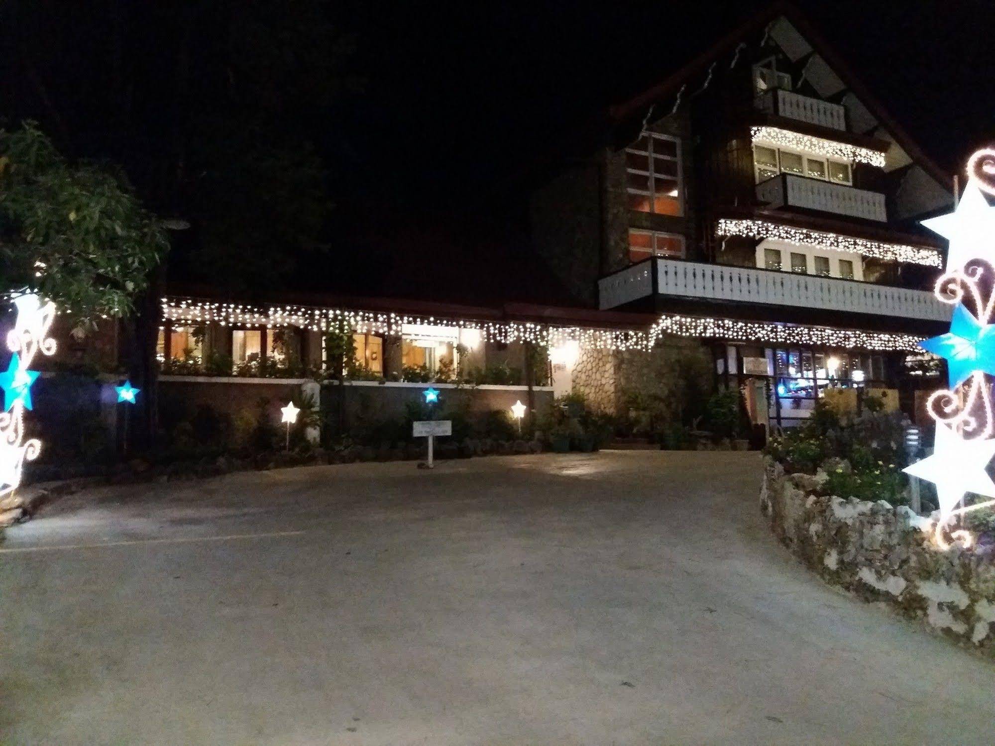 Safari Lodge Baguio by Log Cabin Hotel