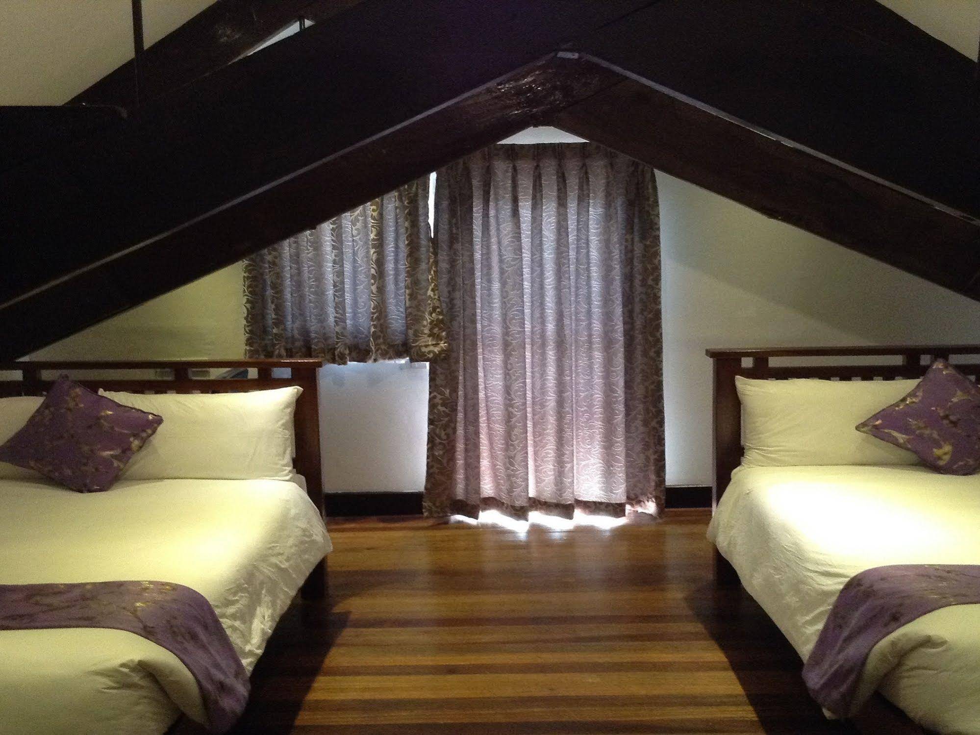 Safari Lodge Baguio by Log Cabin Hotel
