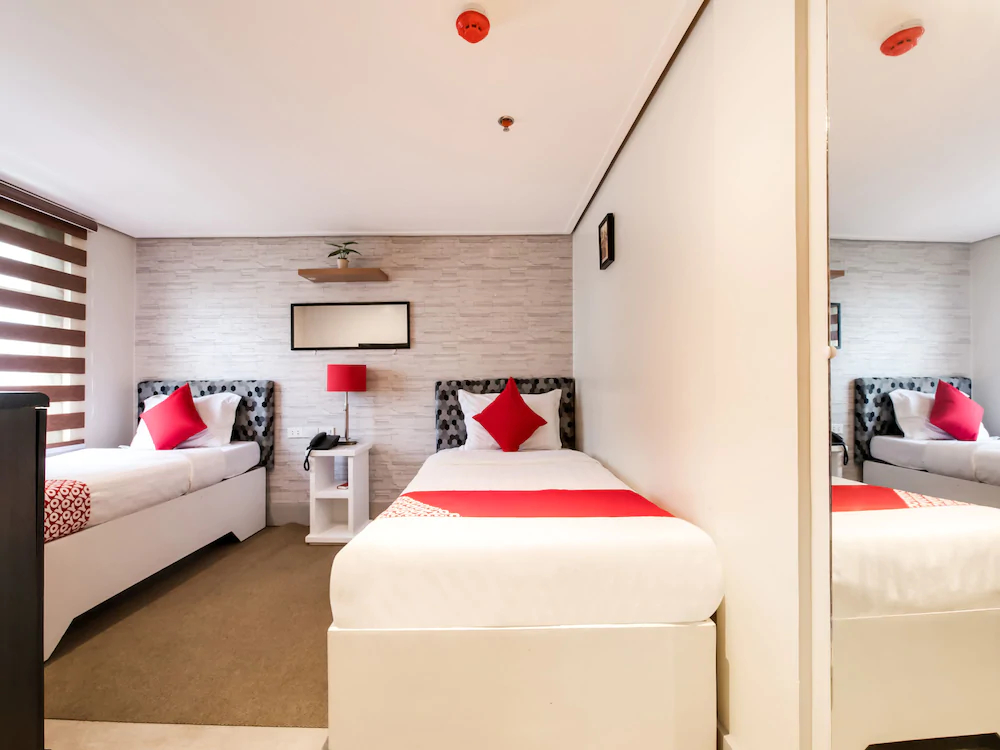 Sunset View Ridge Residences by OYO Rooms