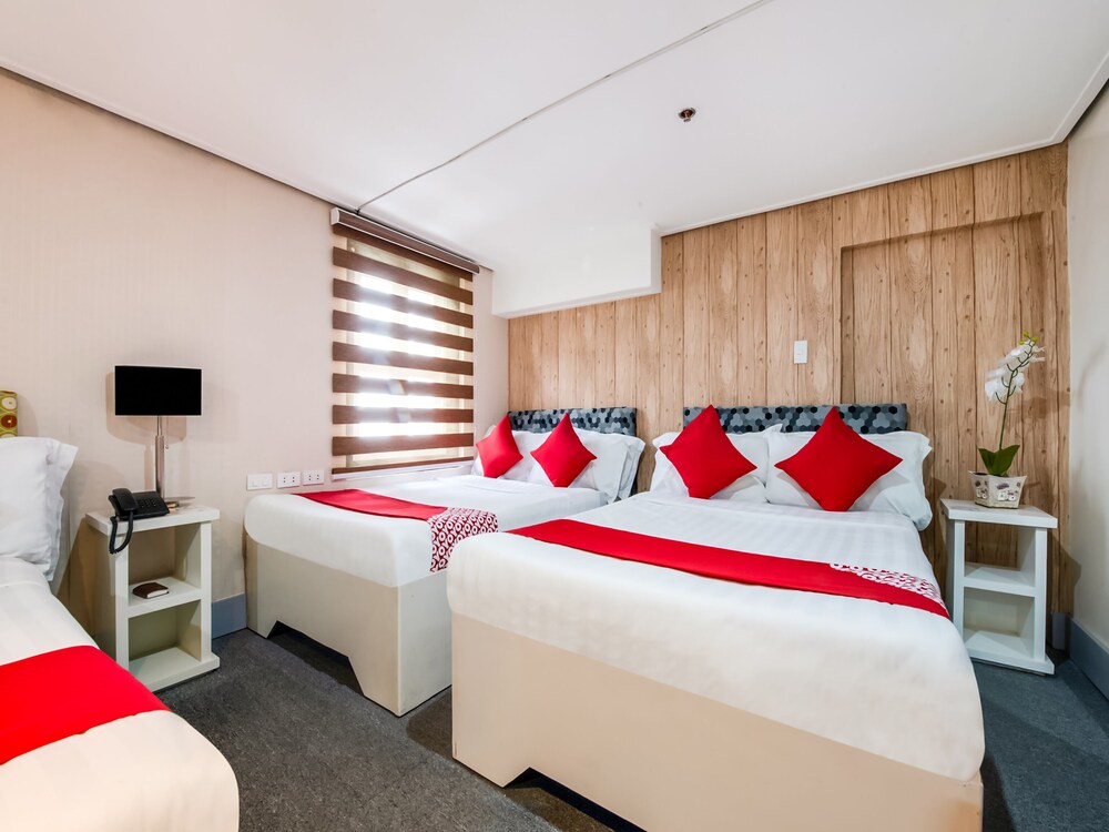 Sunset View Ridge Residences by OYO Rooms