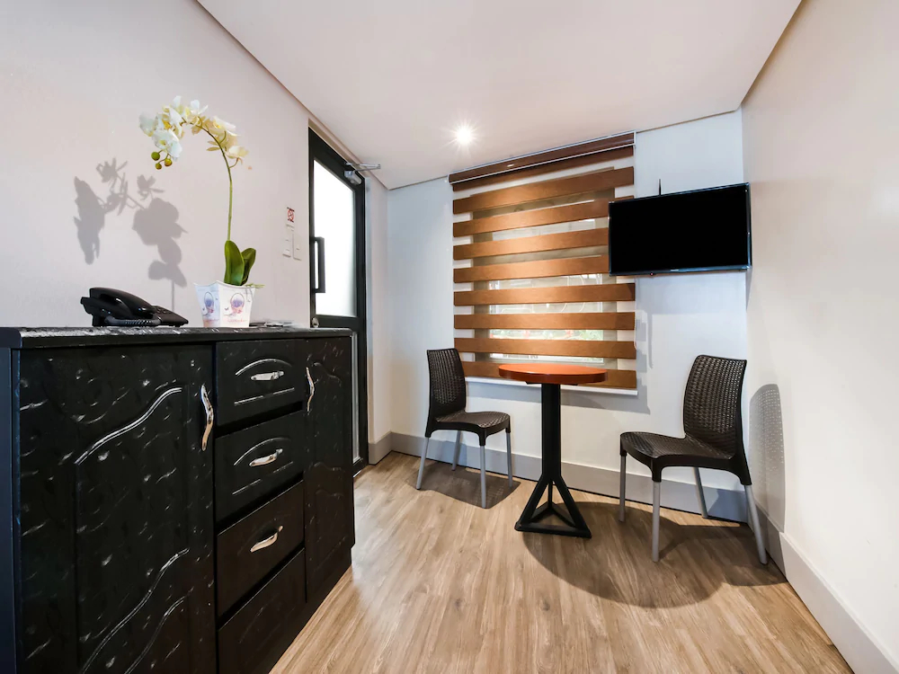 Sunset View Ridge Residences by OYO Rooms