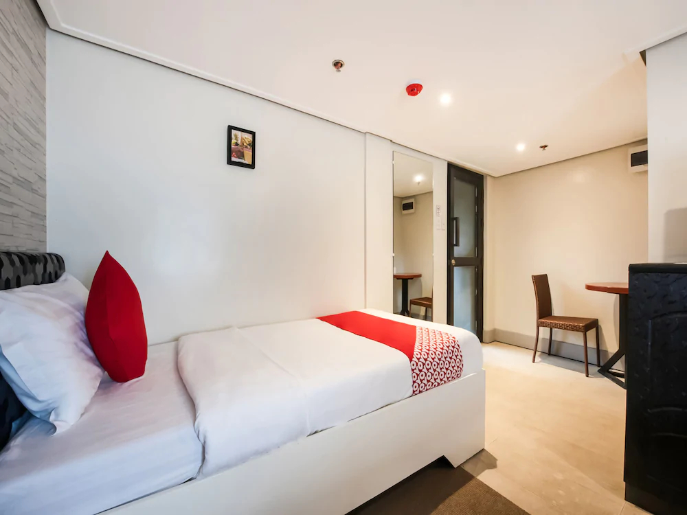 Sunset View Ridge Residences by OYO Rooms