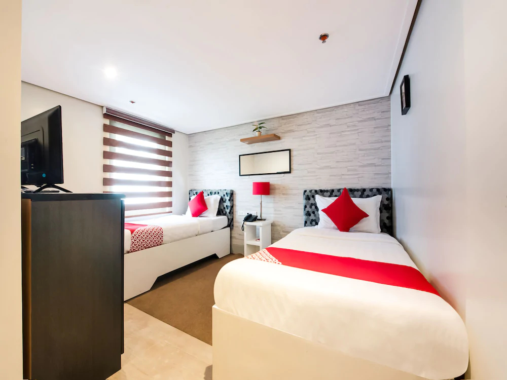 Sunset View Ridge Residences by OYO Rooms