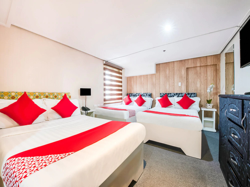 Sunset View Ridge Residences by OYO Rooms