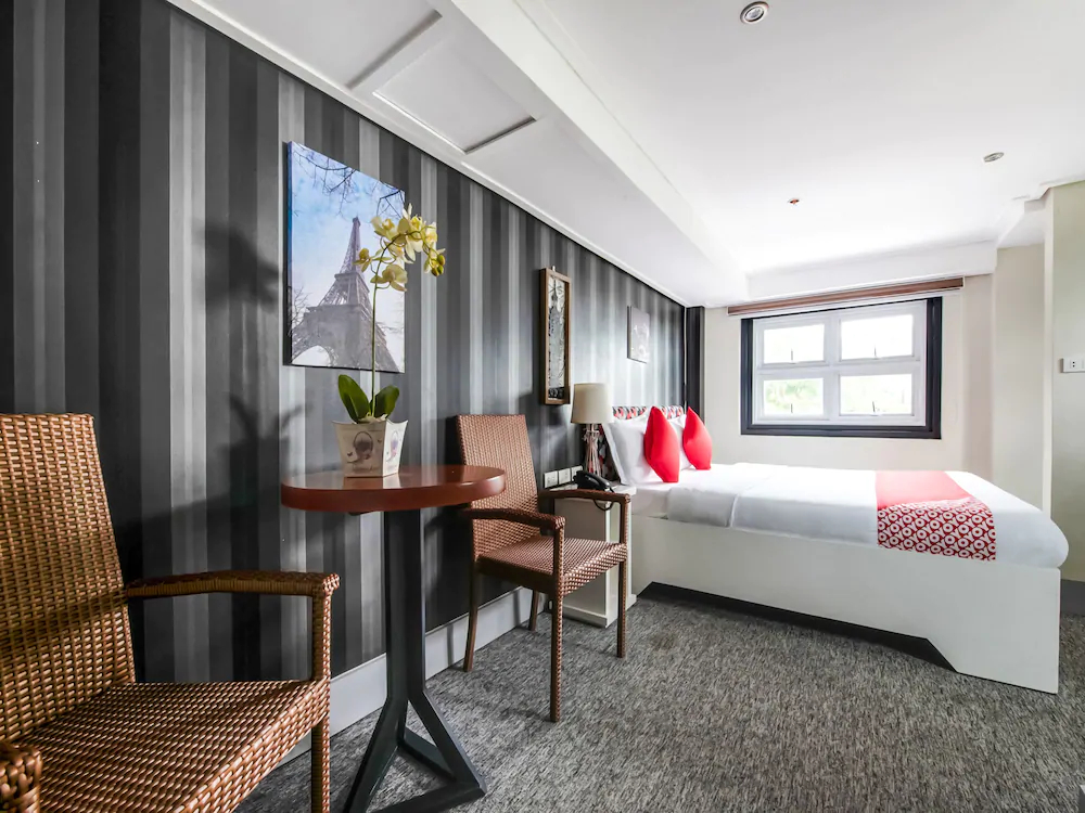 Sunset View Ridge Residences by OYO Rooms