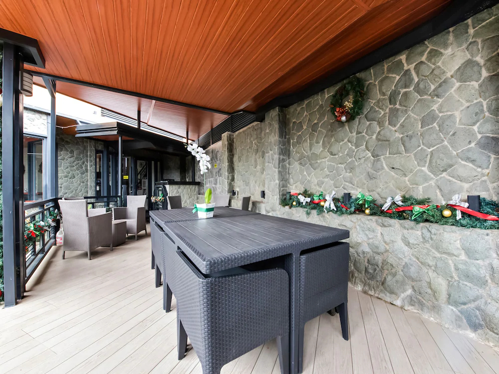 Sunset View Ridge Residences by OYO Rooms