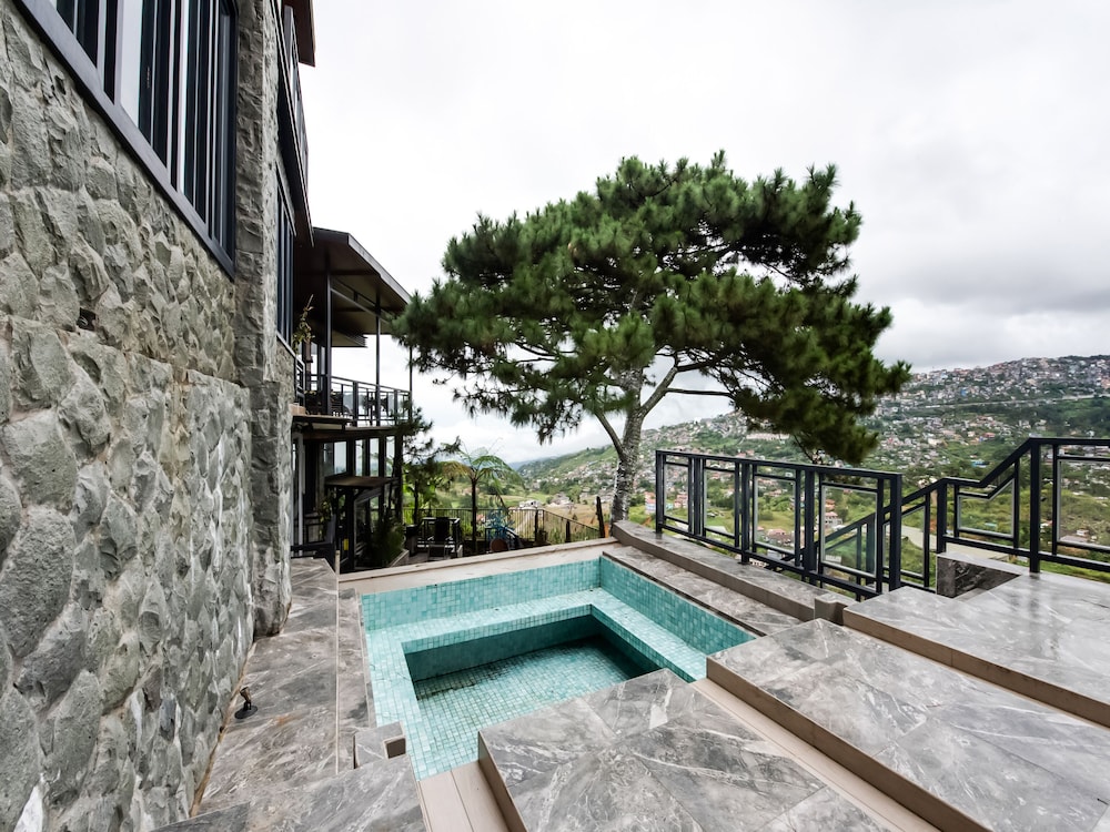 Sunset View Ridge Residences by OYO Rooms
