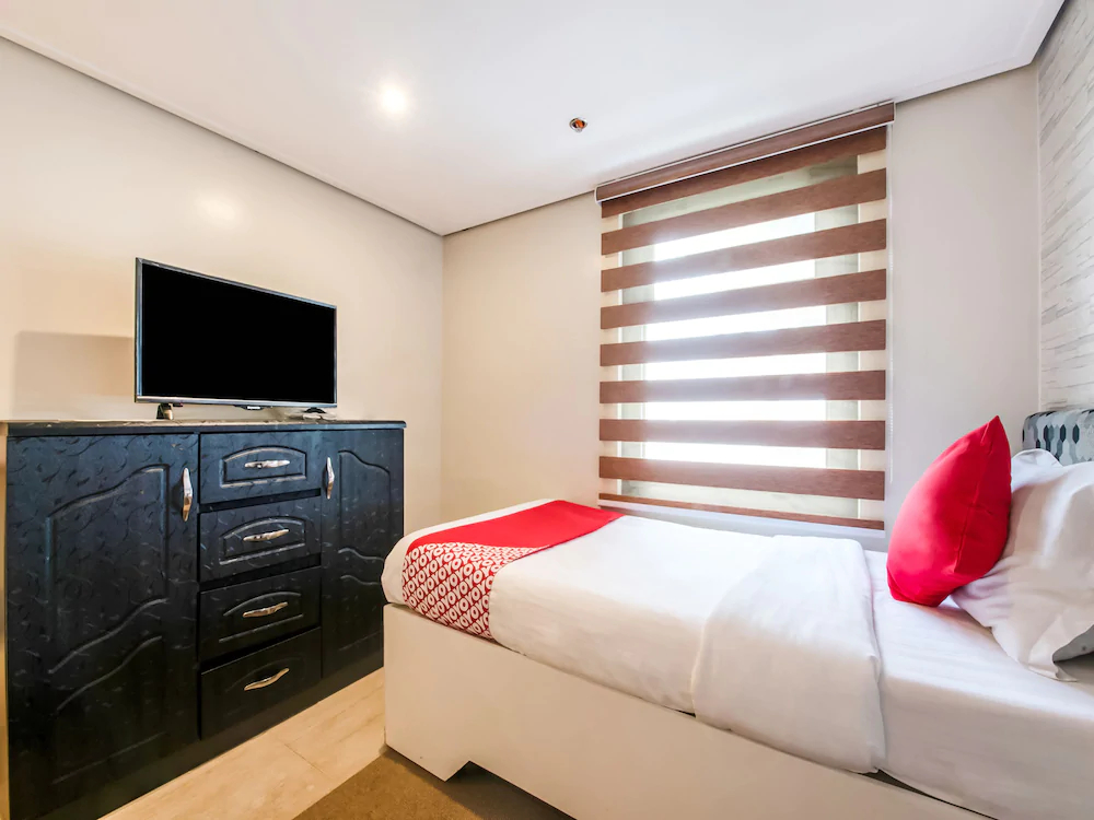 Sunset View Ridge Residences by OYO Rooms