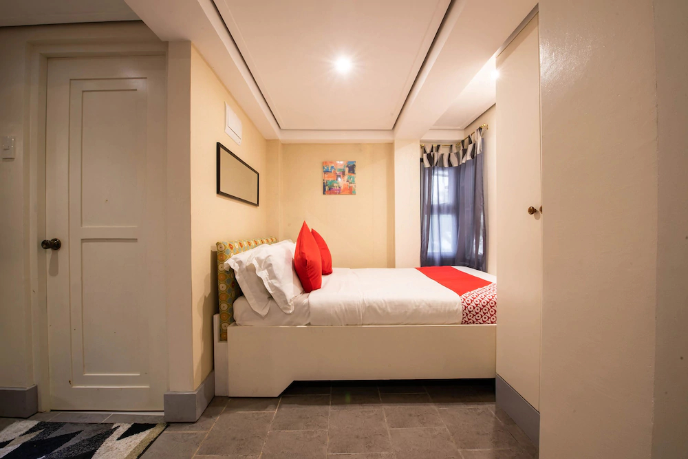 Sunset View Ridge Residences by OYO Rooms