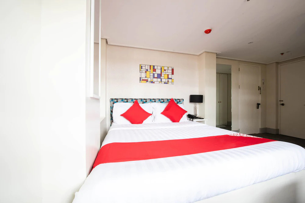 Sunset View Ridge Residences by OYO Rooms