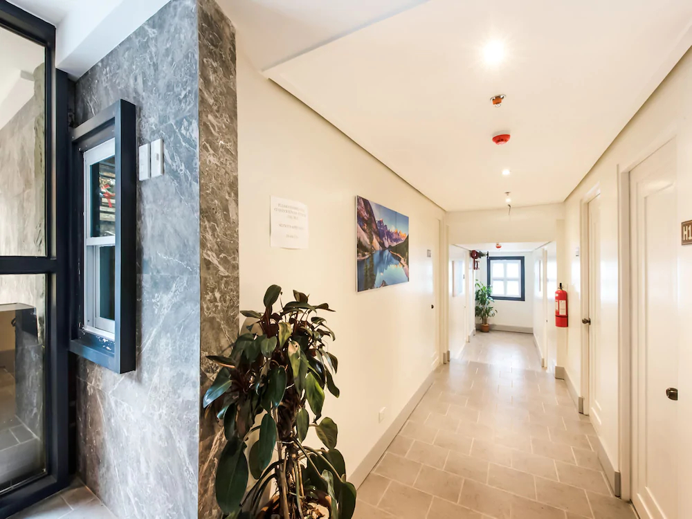 Sunset View Ridge Residences by OYO Rooms