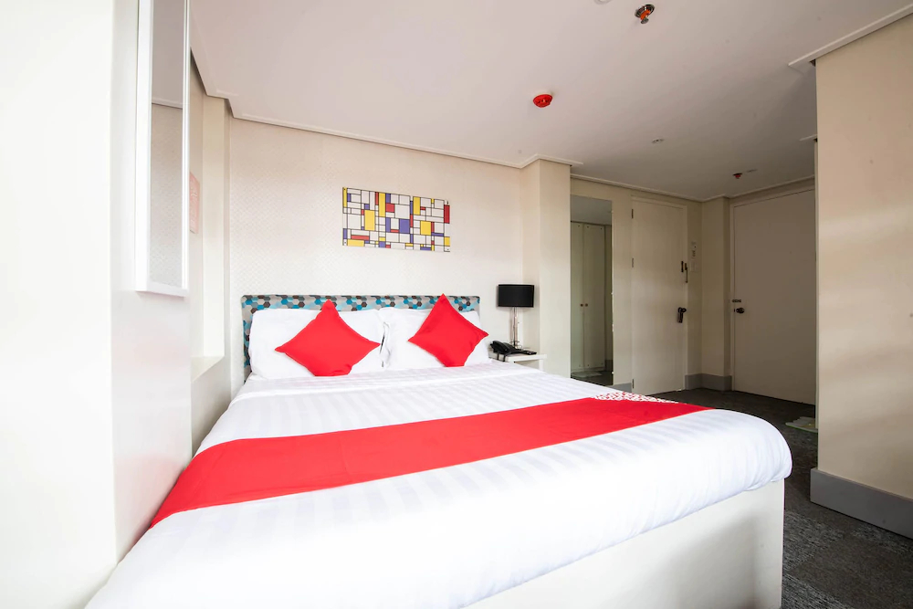 Sunset View Ridge Residences by OYO Rooms