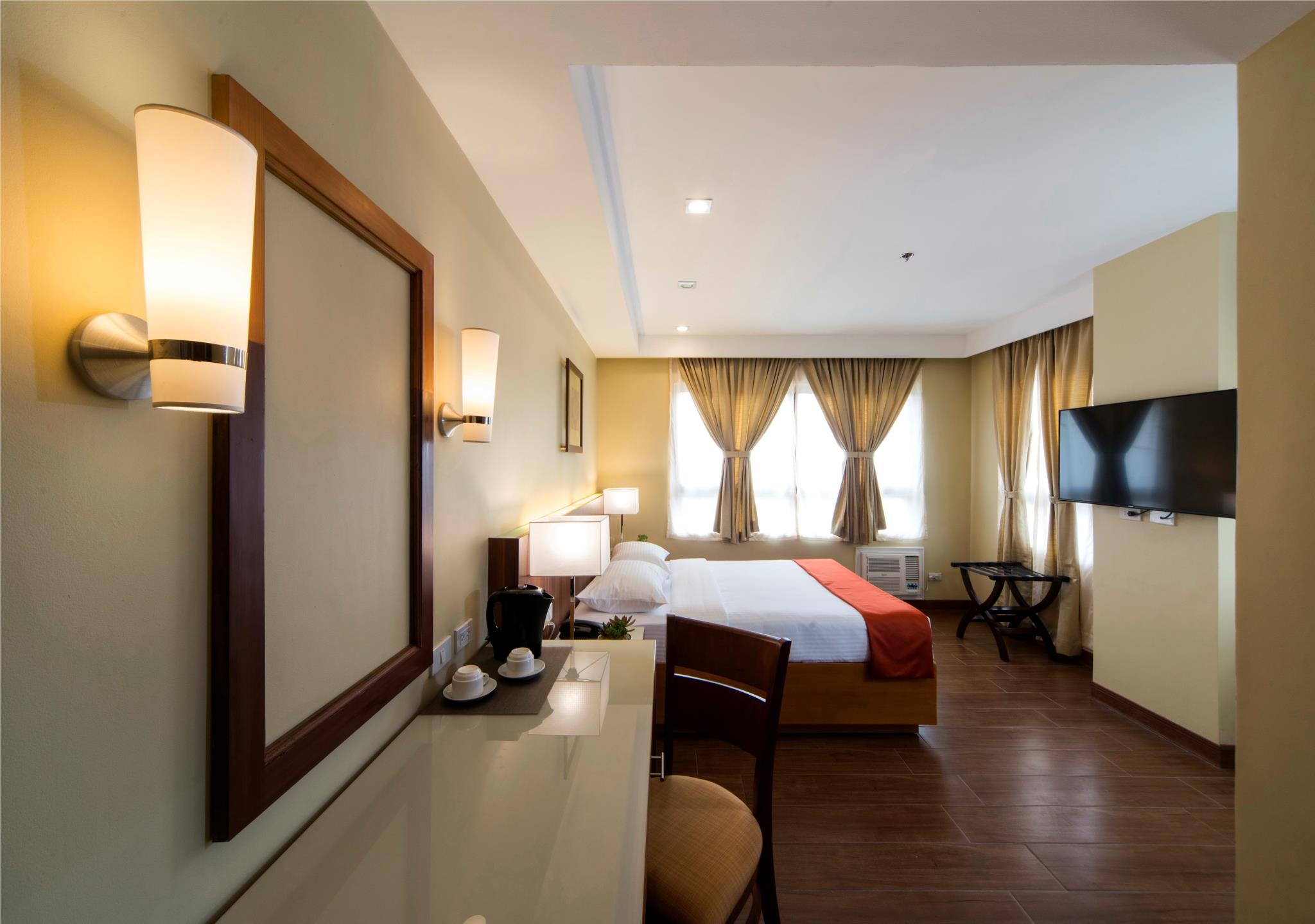 V Hotel and Apartel
