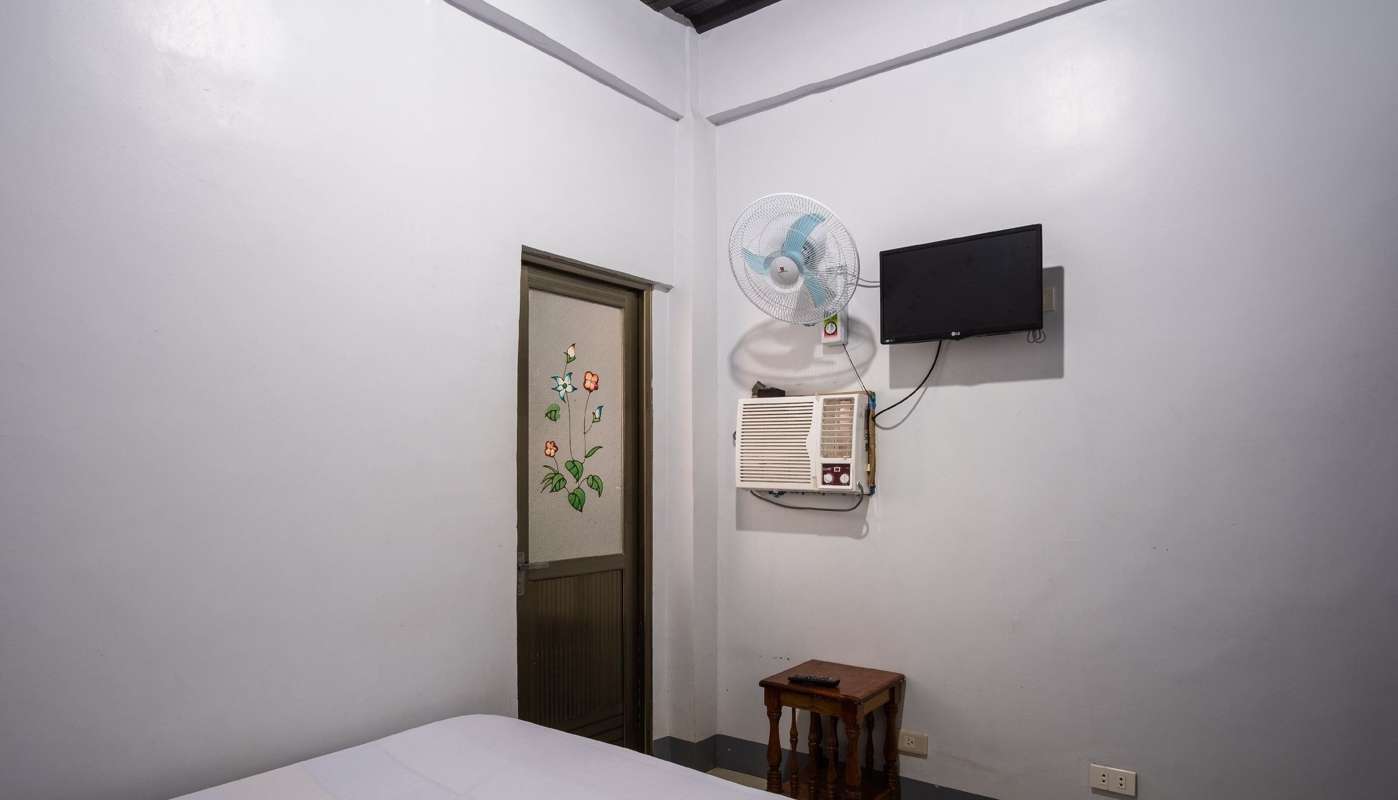 Ninas Transient House by ZEN Rooms