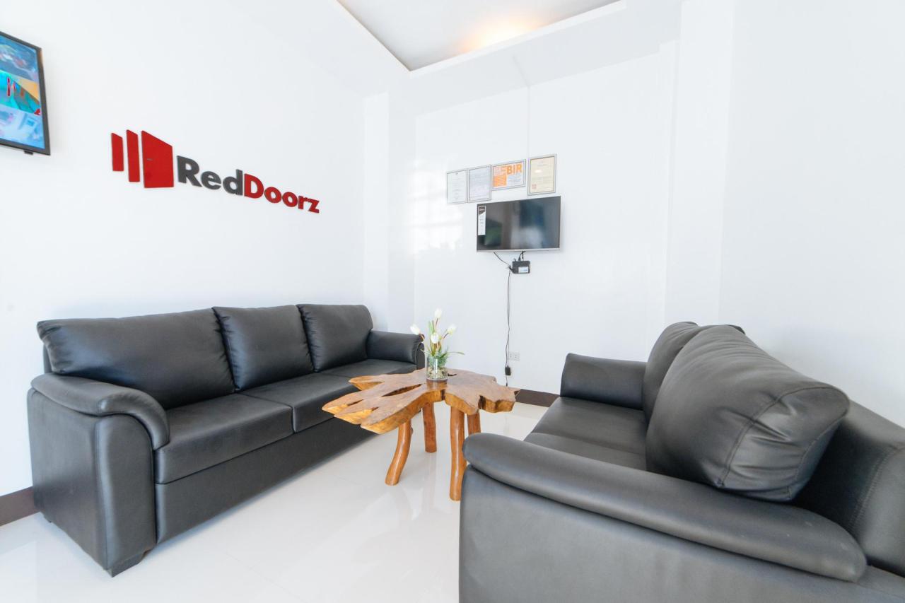 RedDoorz @ Bonifacio Extn Baler