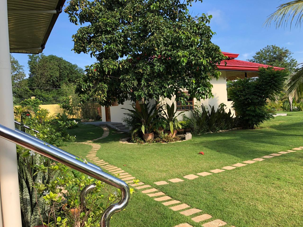 Strutz Art Garden Resort
