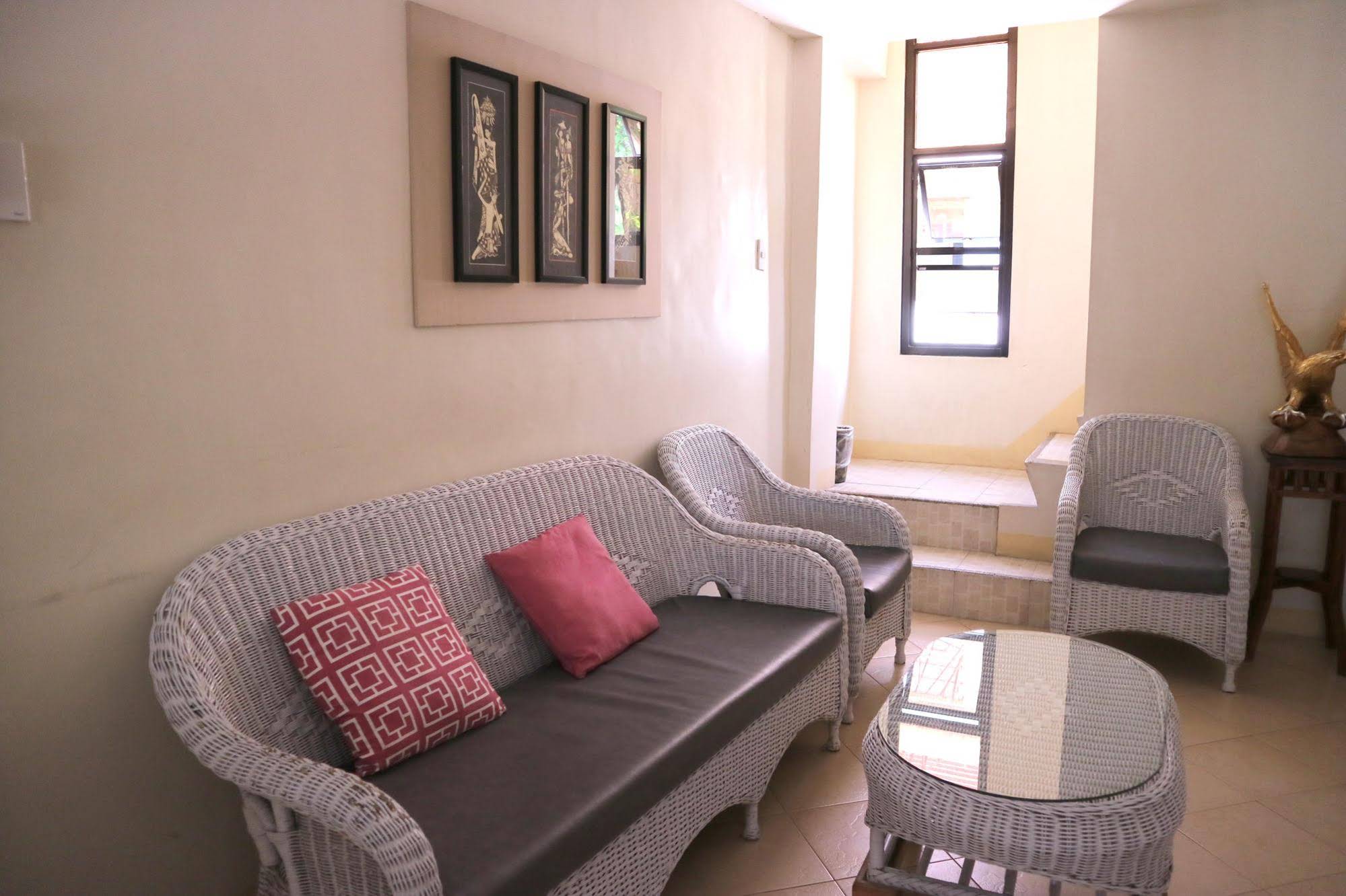Metro Vigan Inn