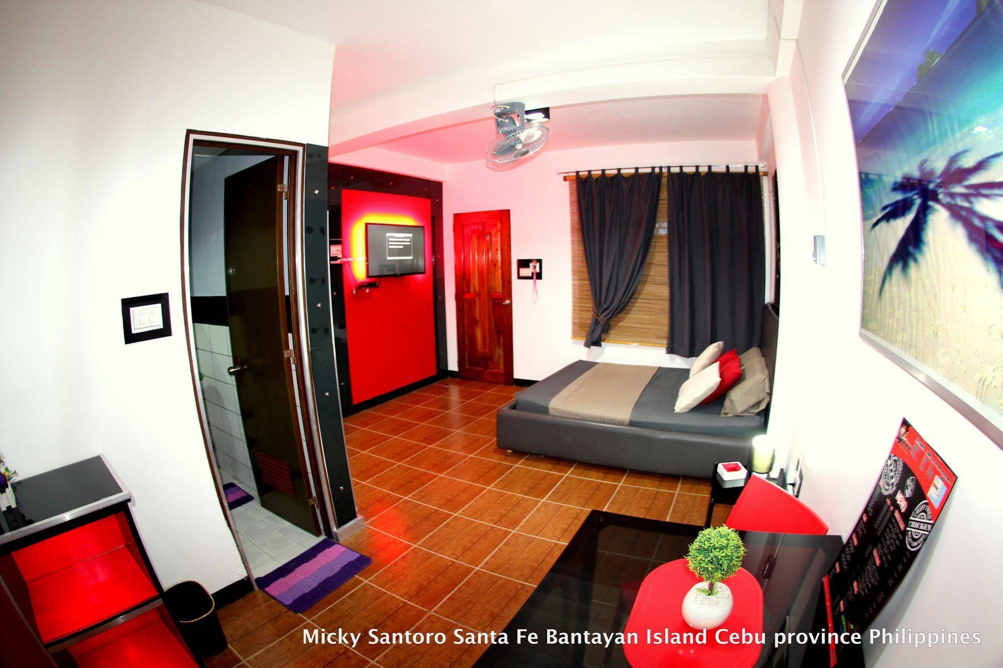 Micky Santoro Hotel & Restaurant