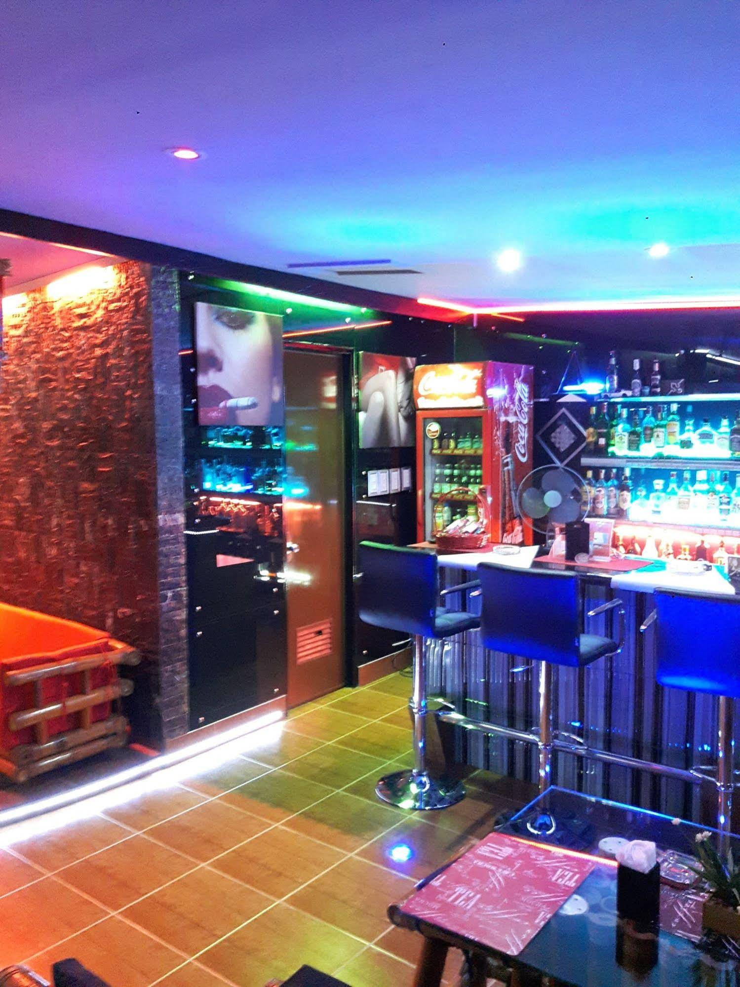 Micky Santoro Hotel & Restaurant