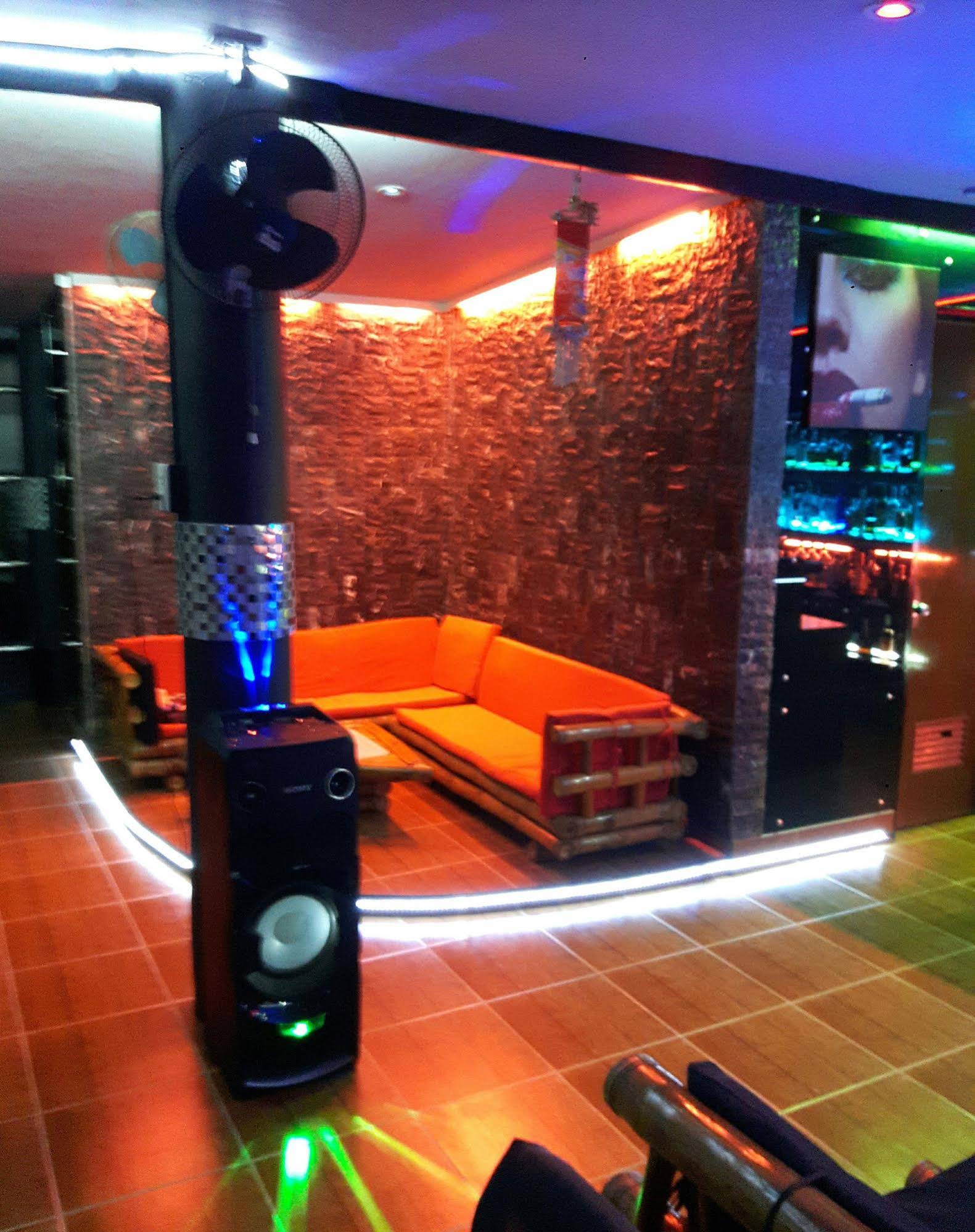 Micky Santoro Hotel & Restaurant