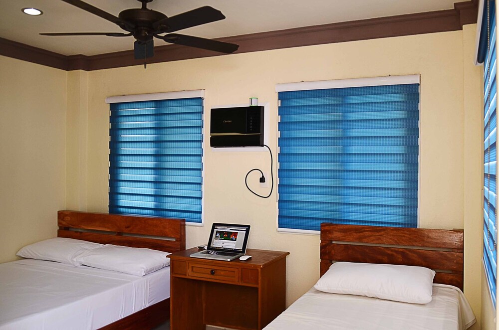 Den Den Guesthouse