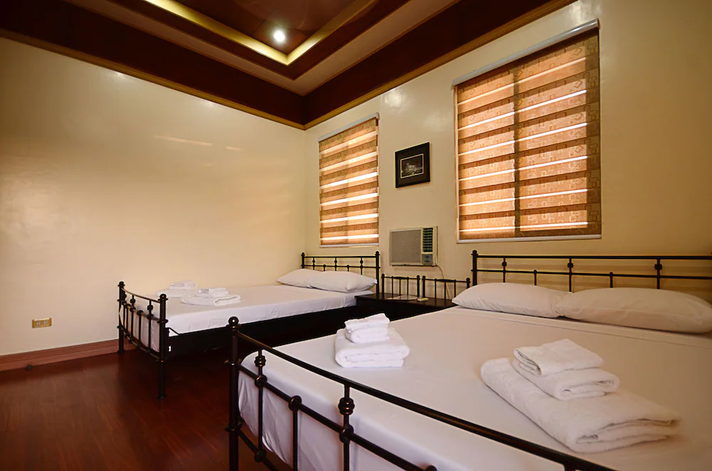 Den Den Guesthouse