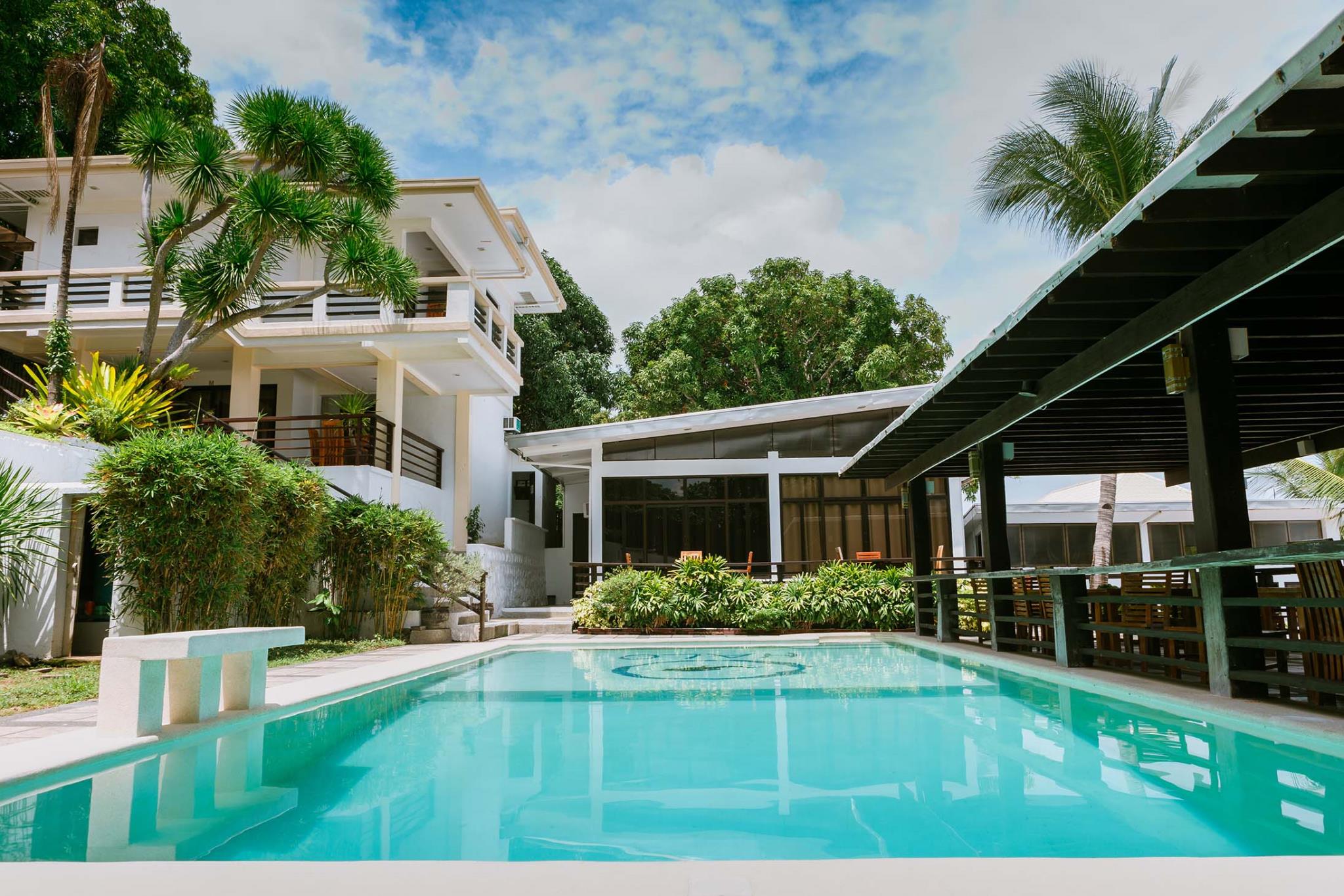 Halo Anilao Dive Resorts