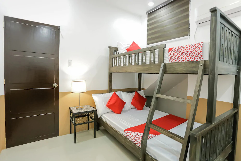 Jill's Residences by OYO Rooms
