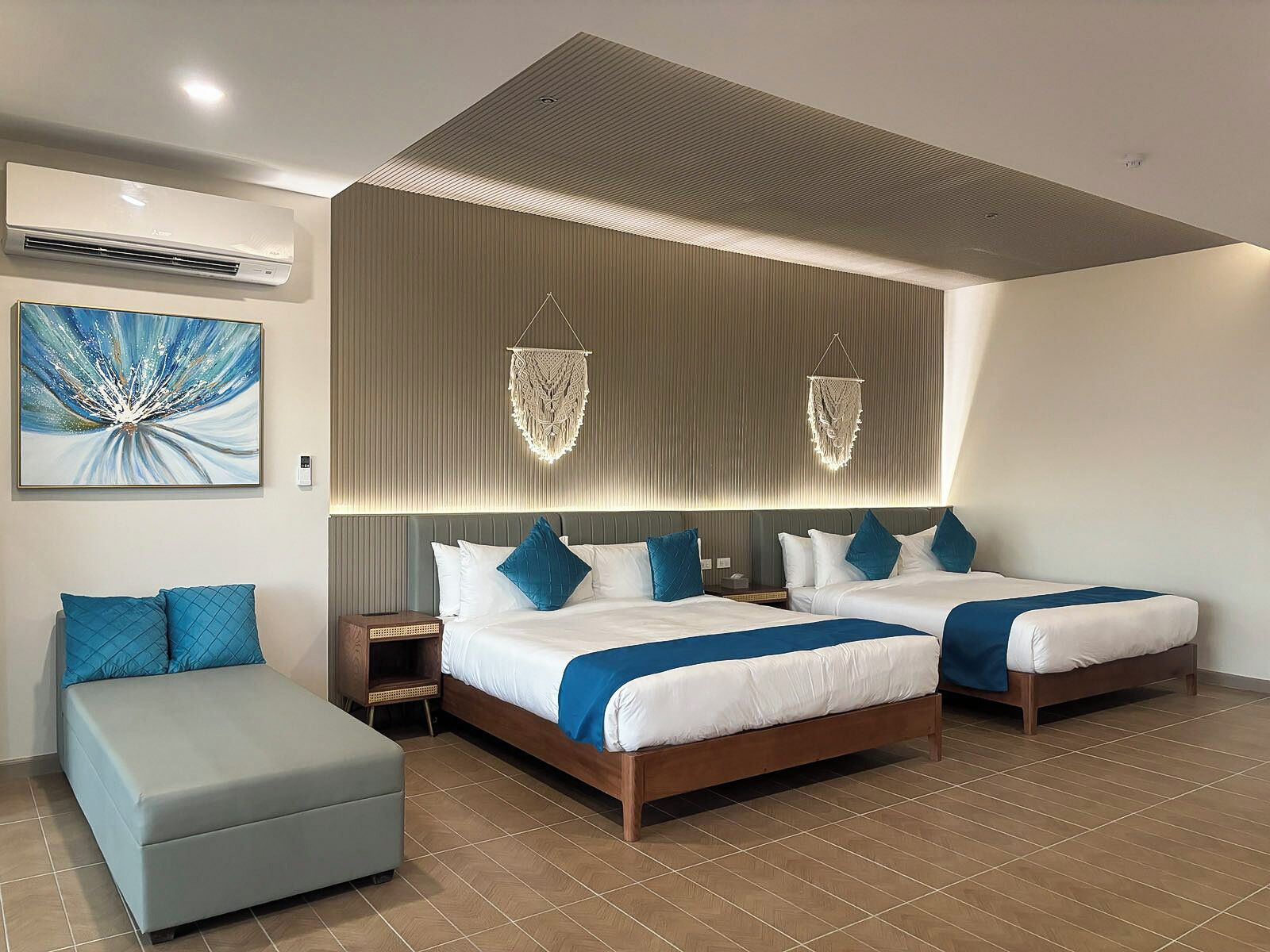 Hudor Resort
