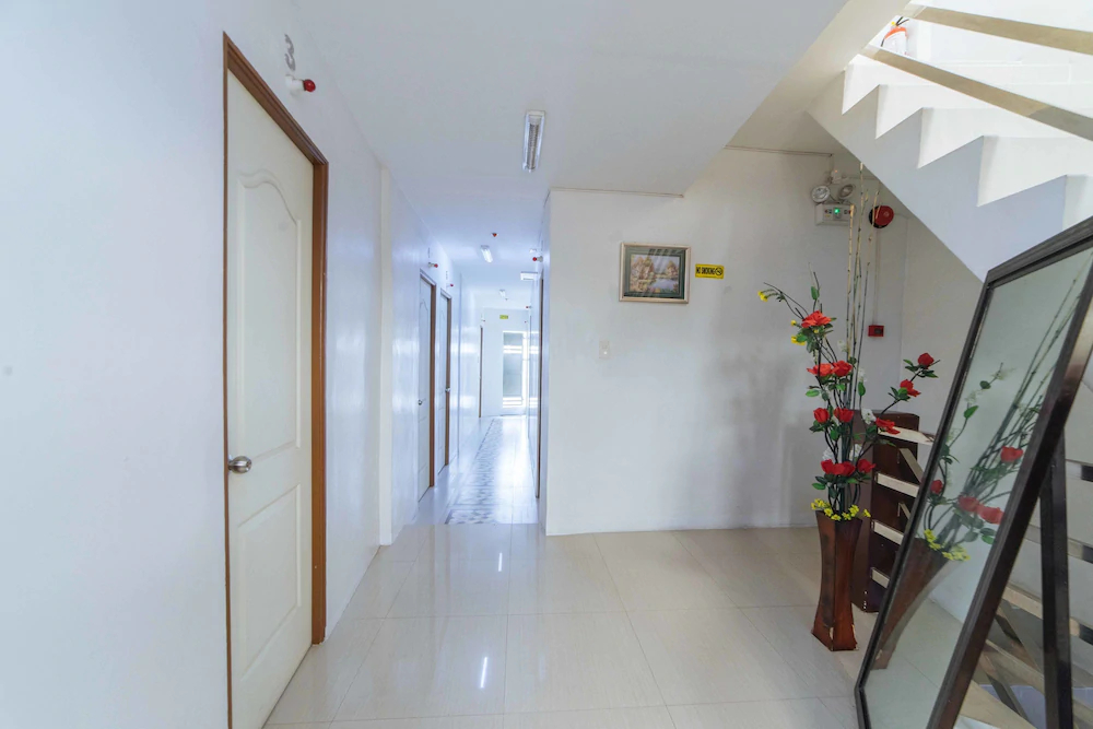 San Antonio Binan by RedDoorz