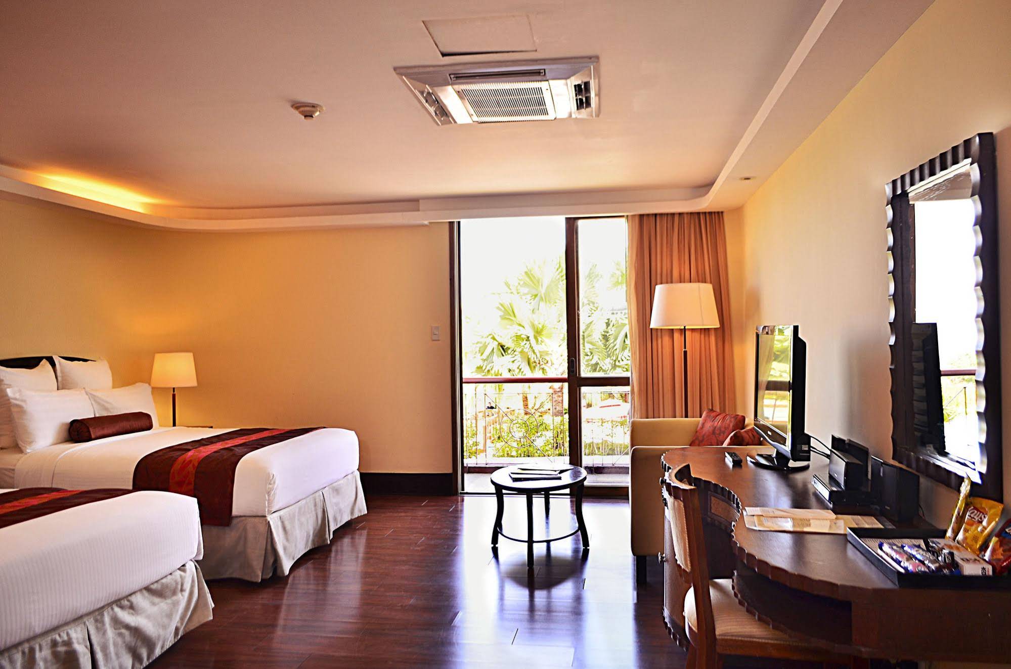 Thunderbird Resorts Rizal