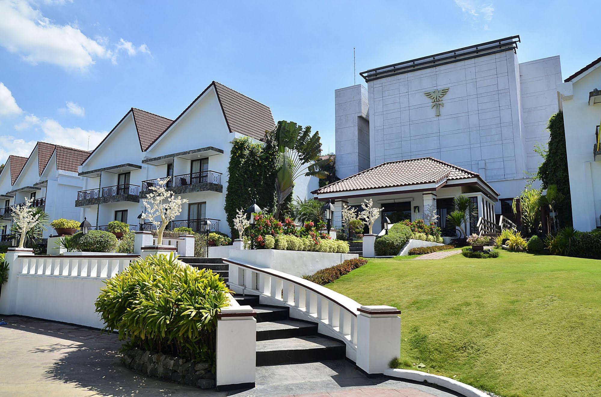 Thunderbird Resorts Rizal