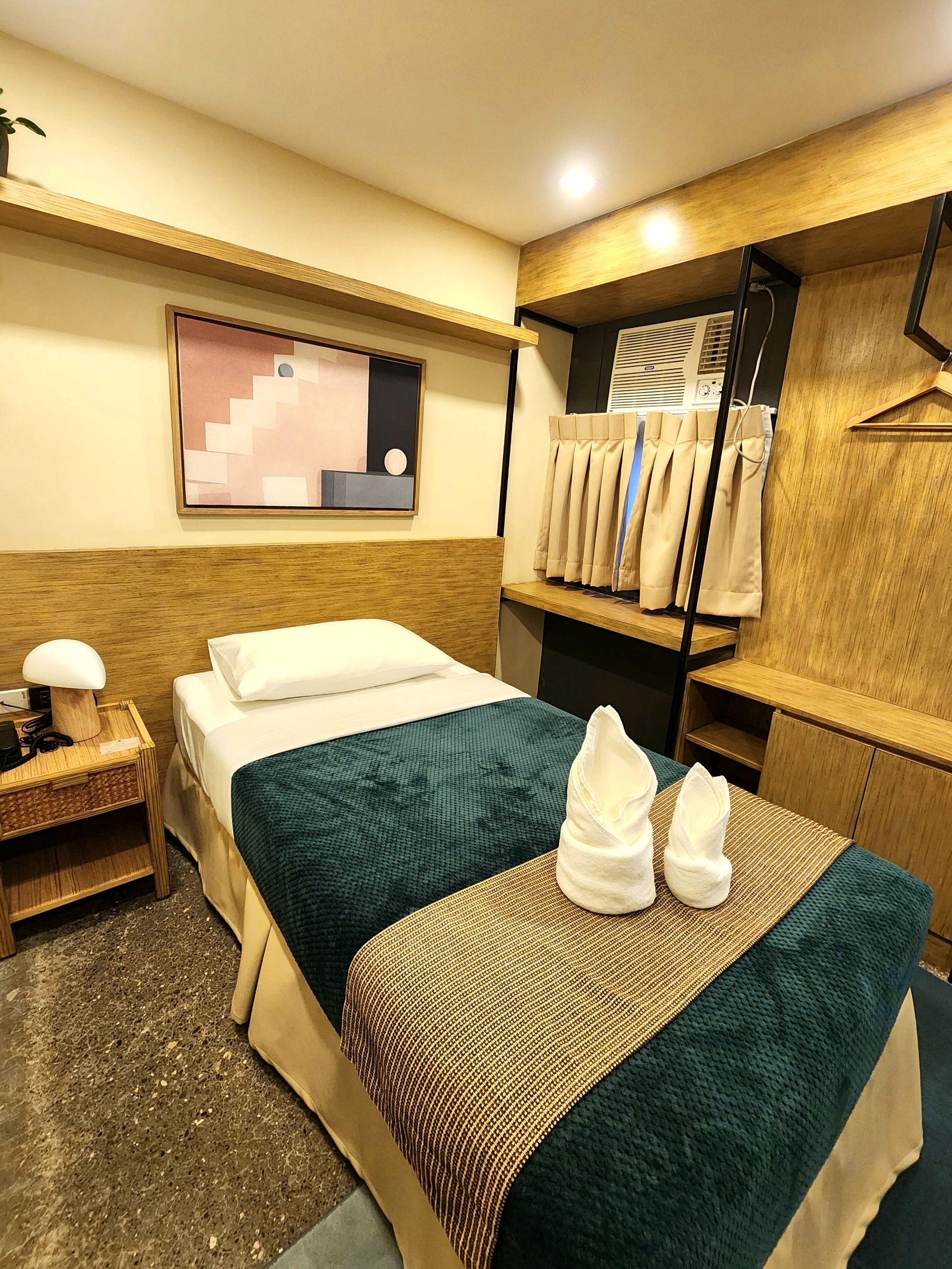 Prince Express Inn