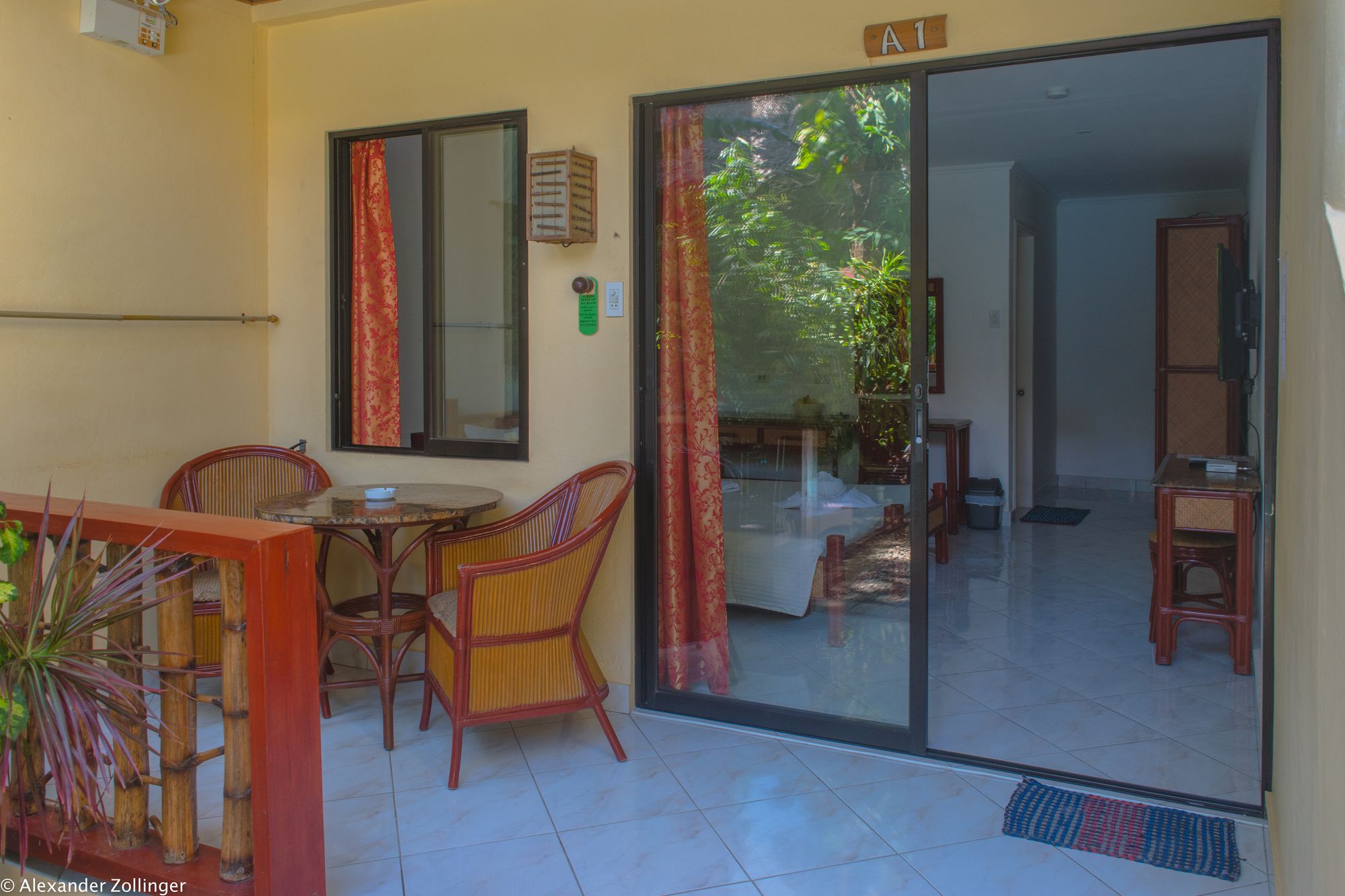 Alona Vida Beach Resort