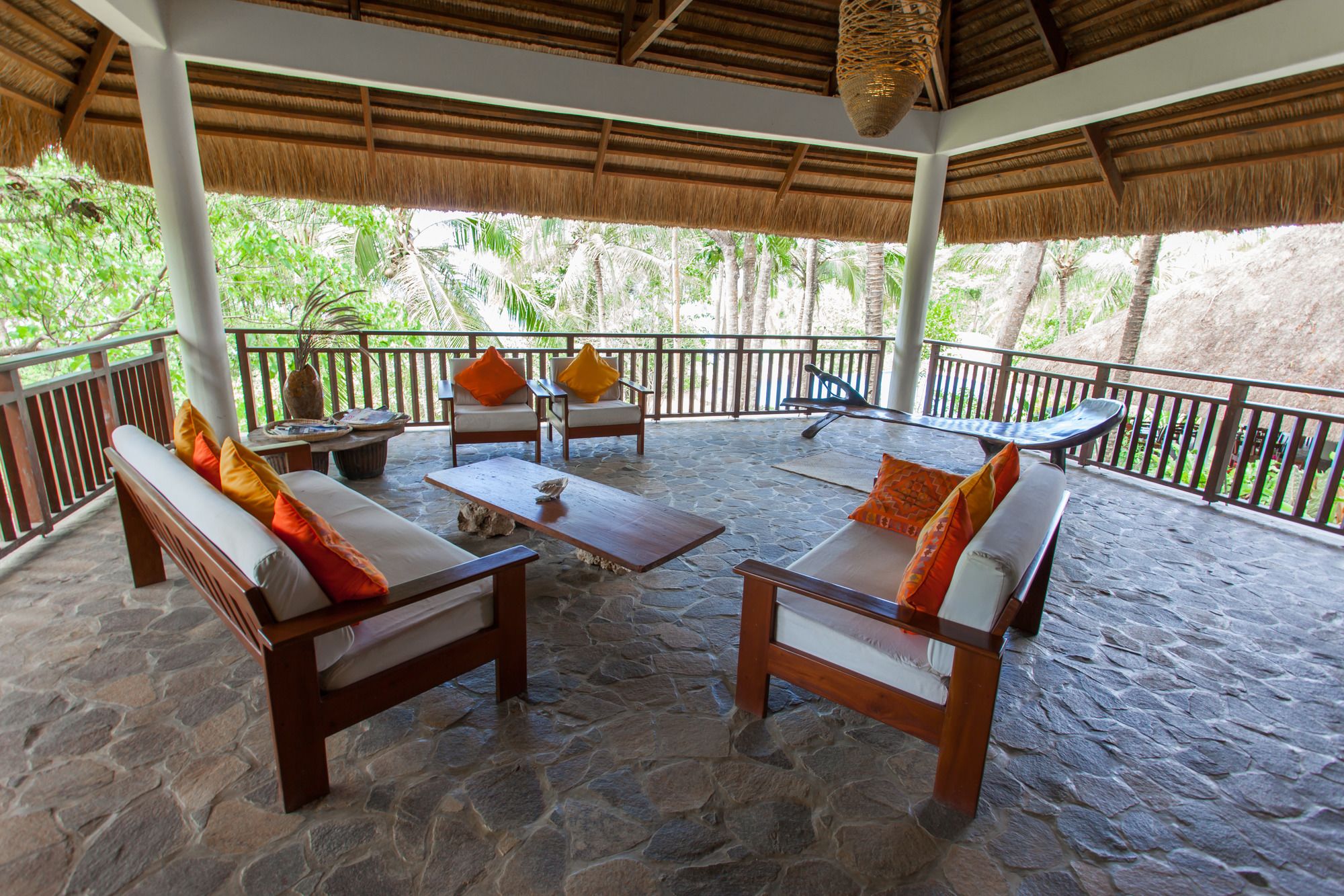 Amun Ini Beach Resort & Spa