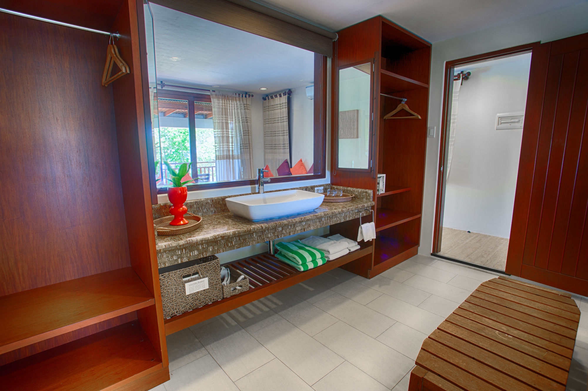 Amun Ini Beach Resort & Spa