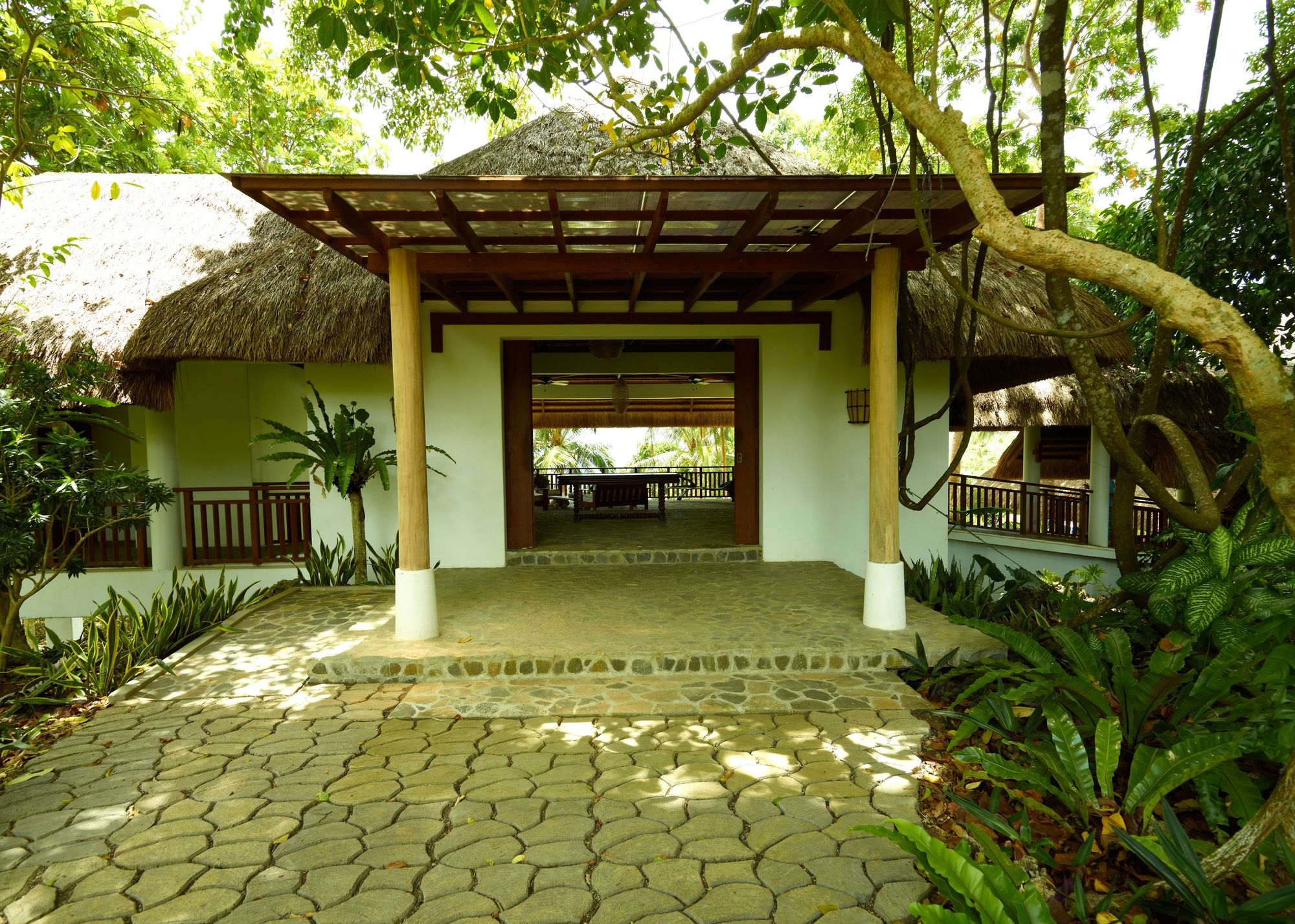 Amun Ini Beach Resort & Spa