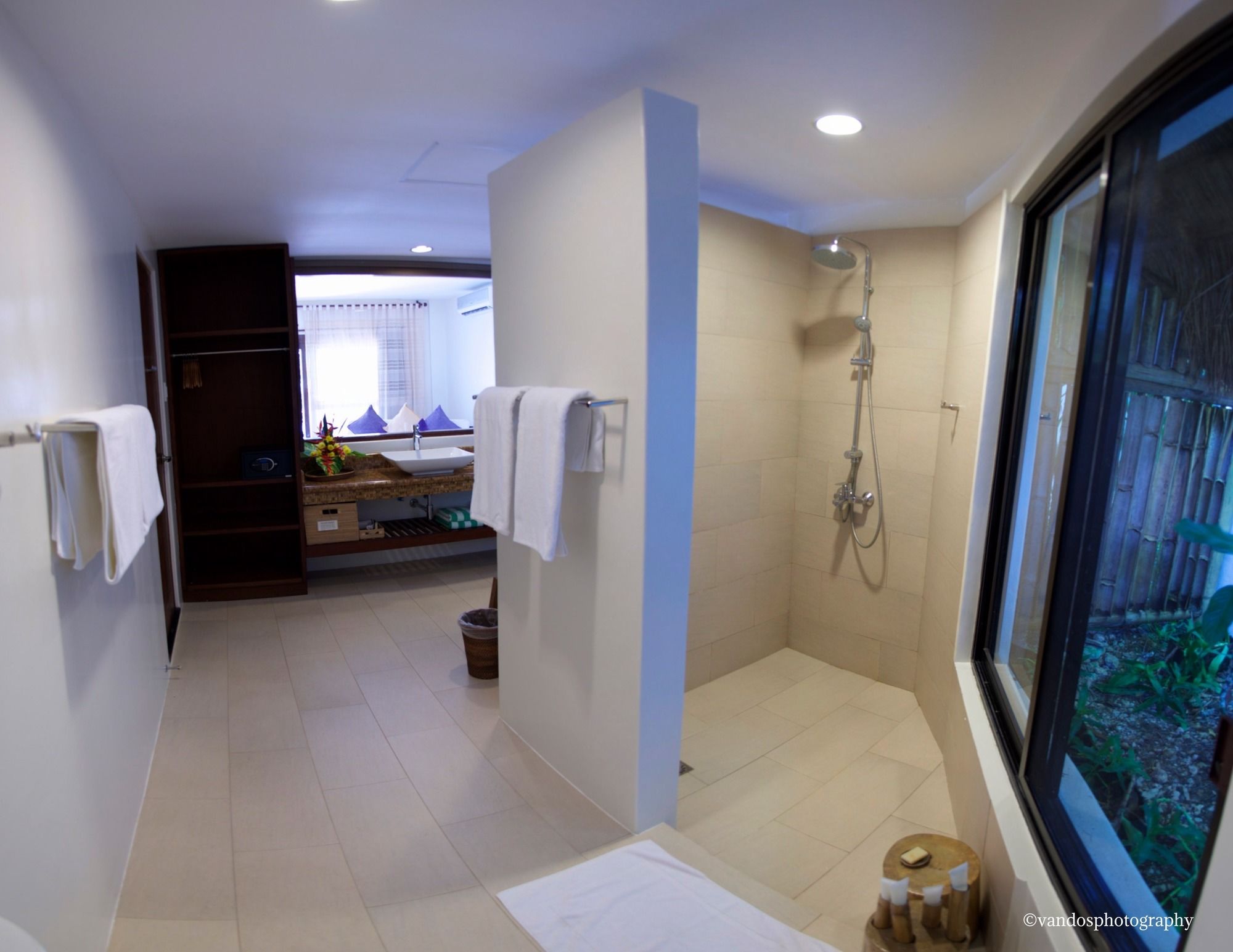 Amun Ini Beach Resort & Spa