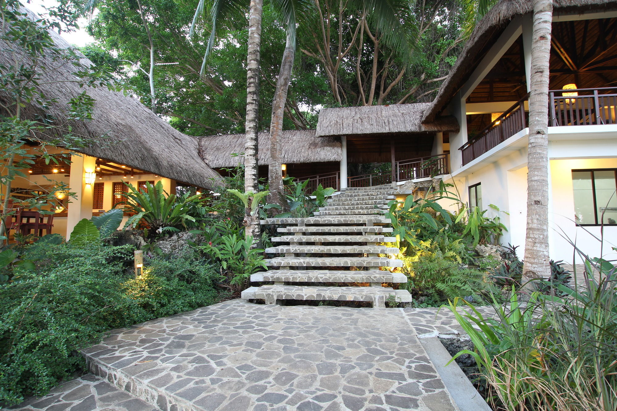 Amun Ini Beach Resort & Spa