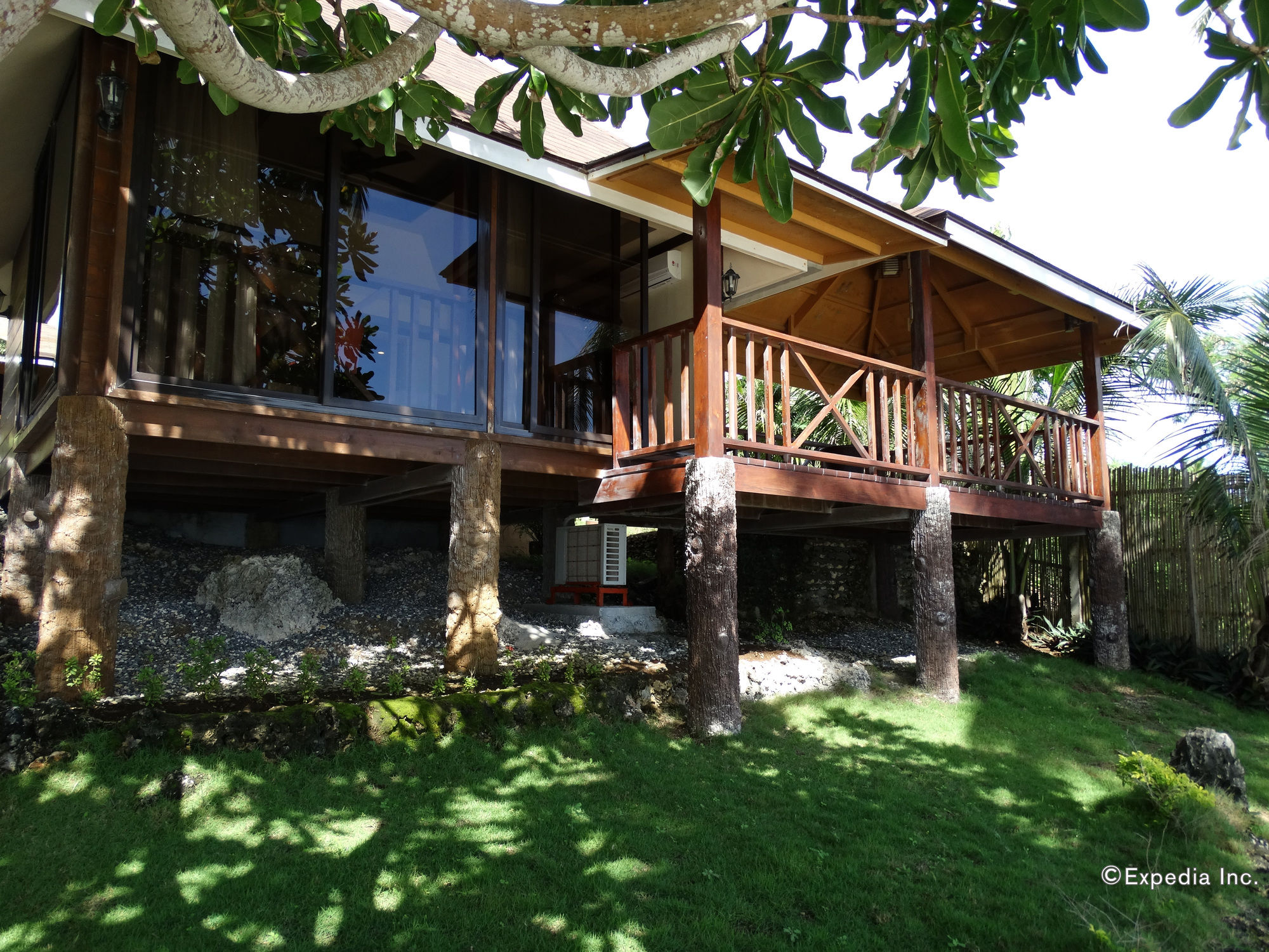 Anda White Beach Resort