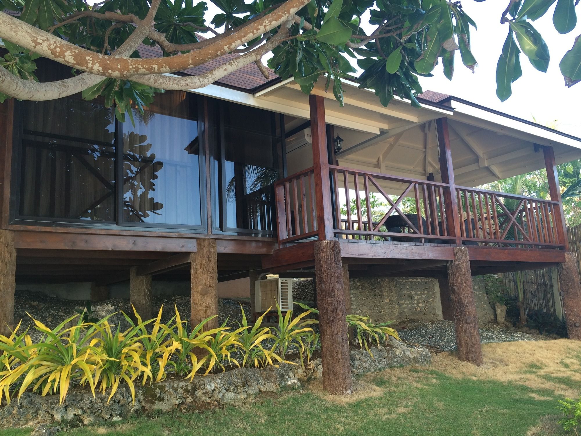 Anda White Beach Resort