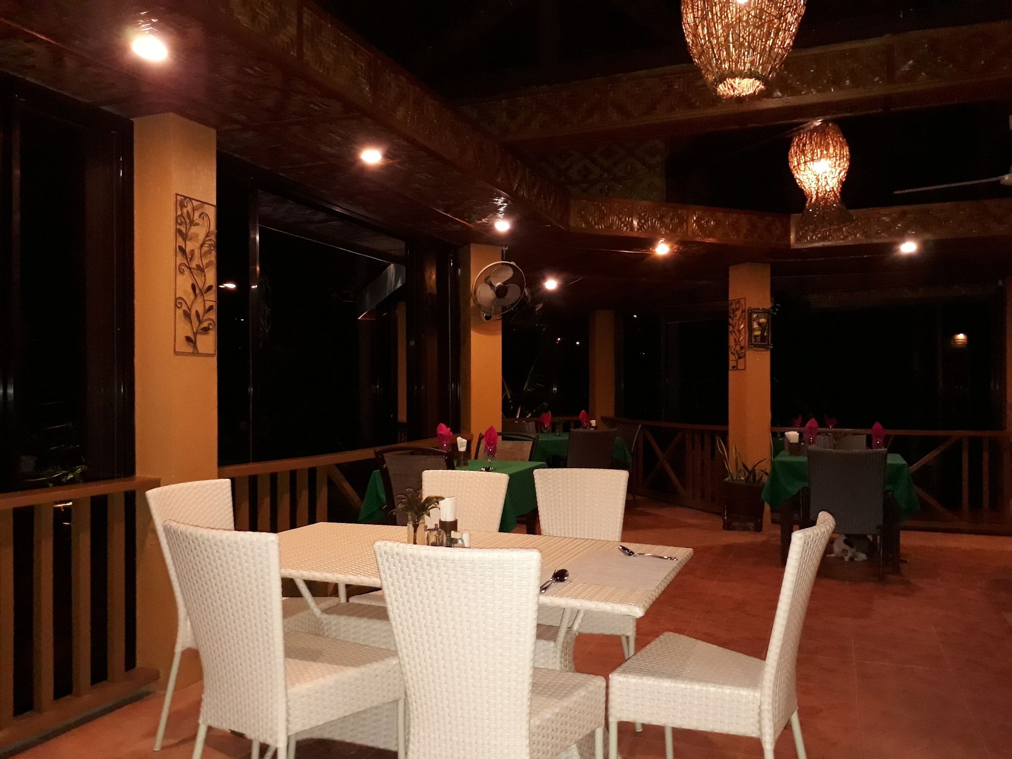 Anda White Beach Resort