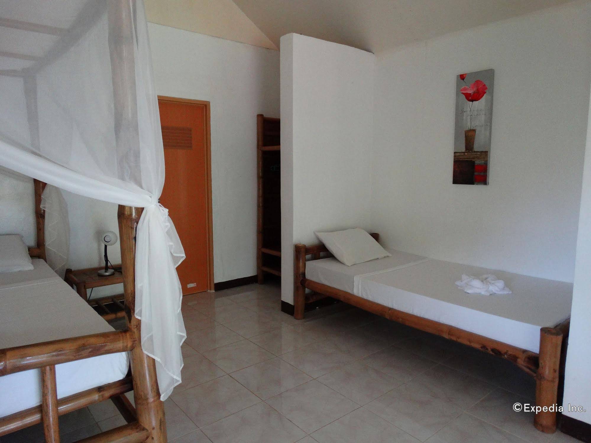 Coco White Beach Resort