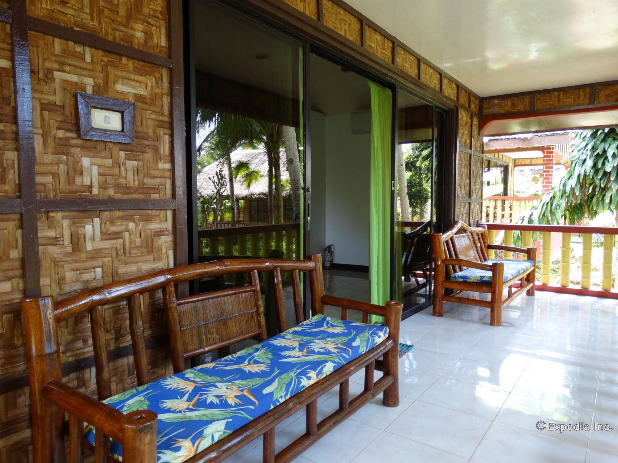 Coco White Beach Resort