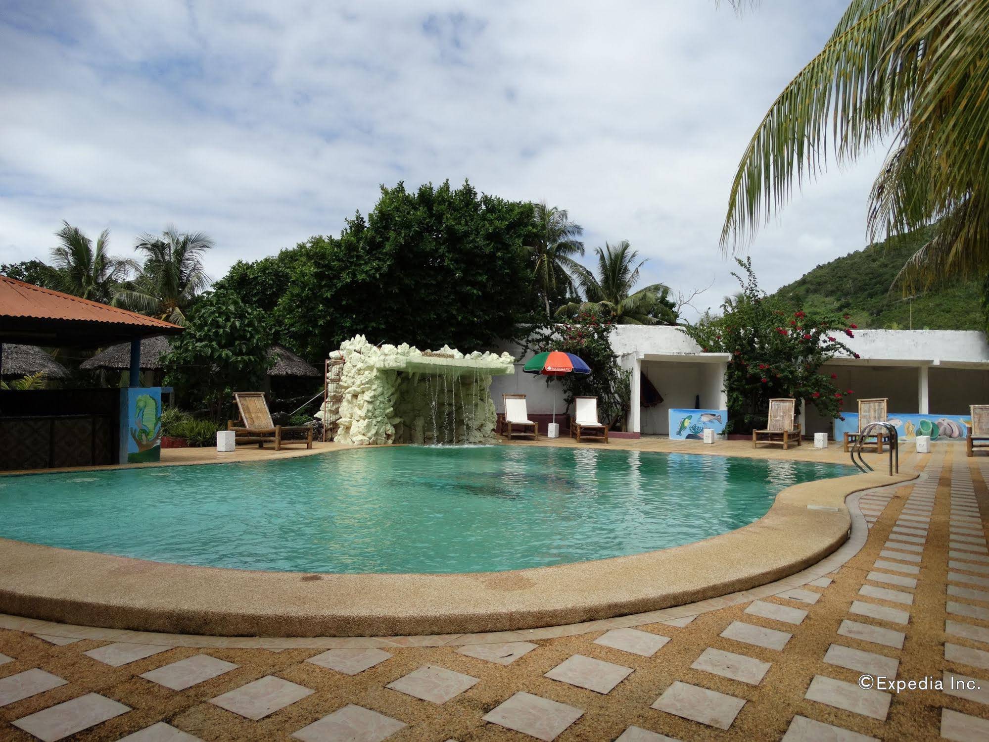 Coco White Beach Resort