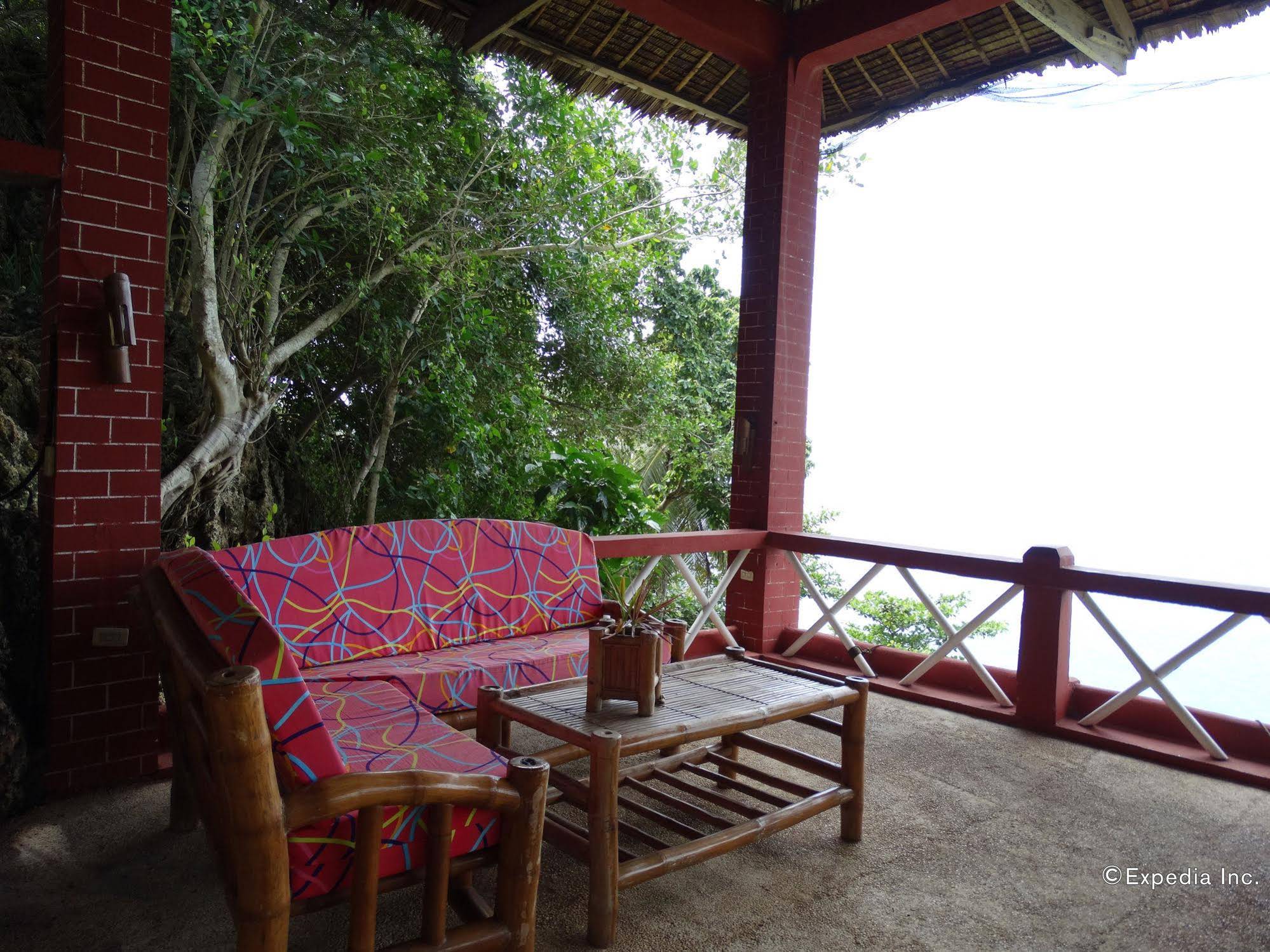 Coco White Beach Resort