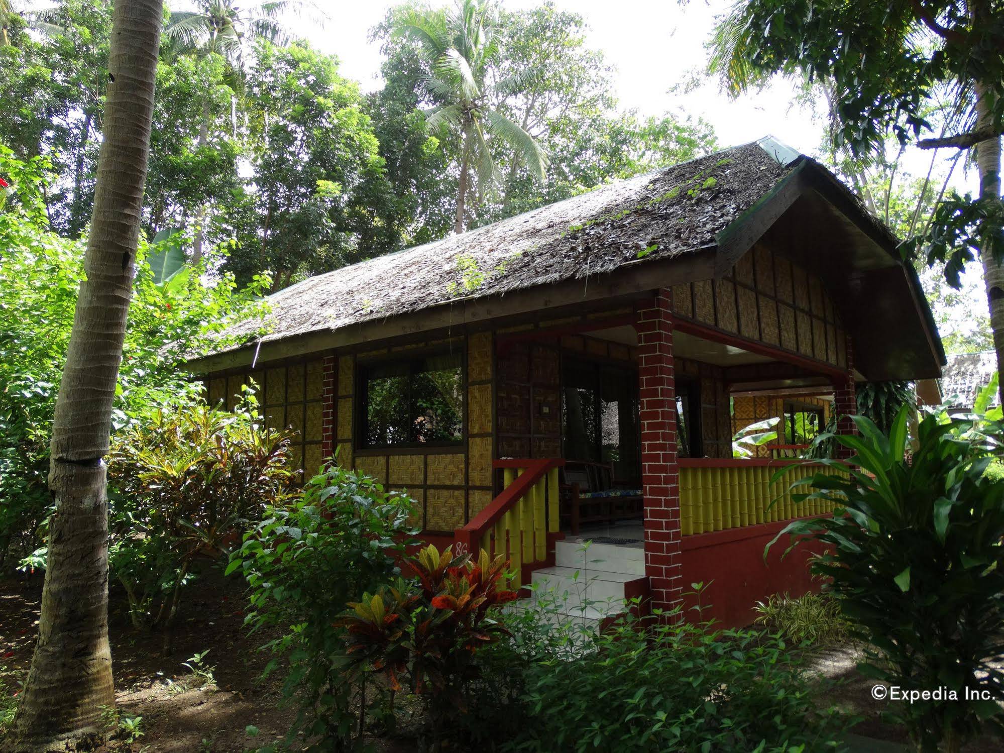 Coco White Beach Resort