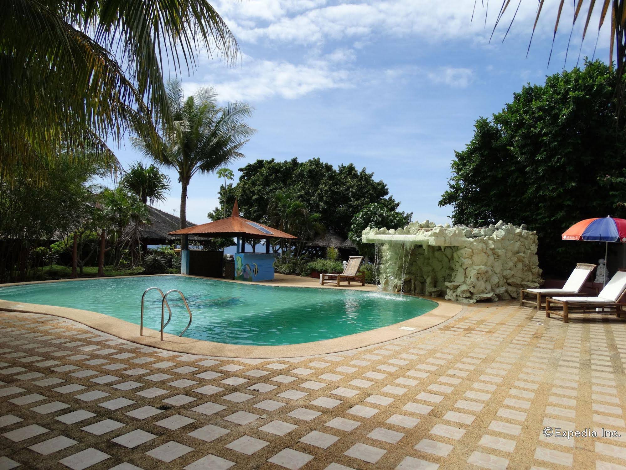 Coco White Beach Resort