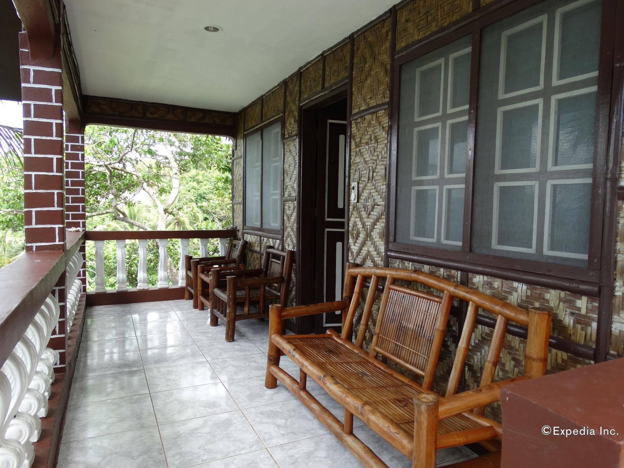 Coco White Beach Resort